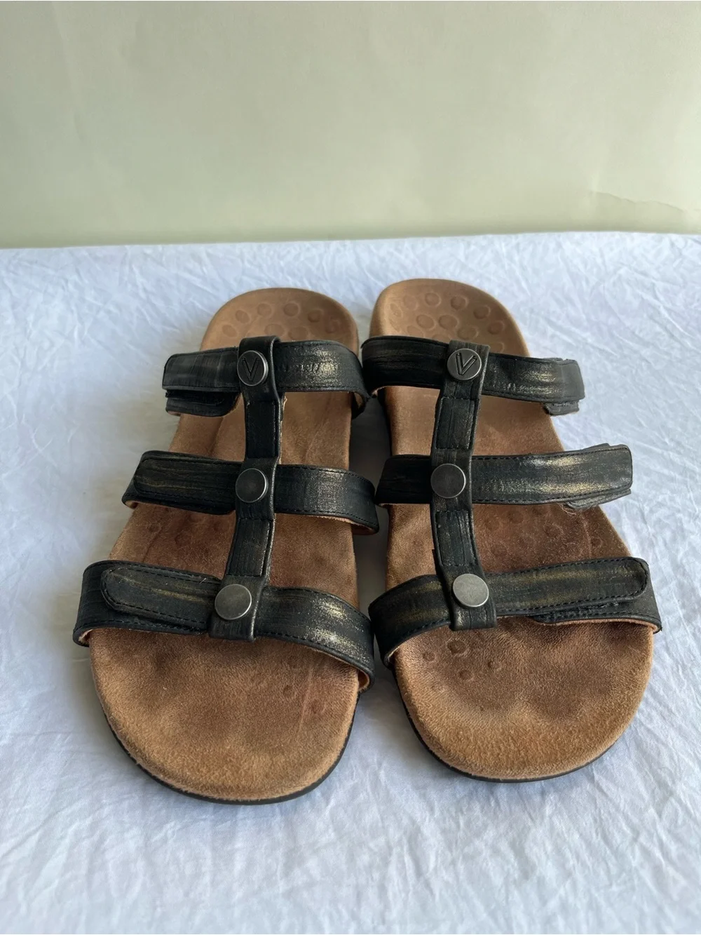 Vionic Amber Slide Black Gold Sz 8 38.5 Sandals Shoes READ DESCRIPTION!!